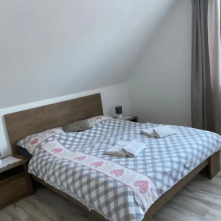 Relax J&l Apartman Paucsinalehota