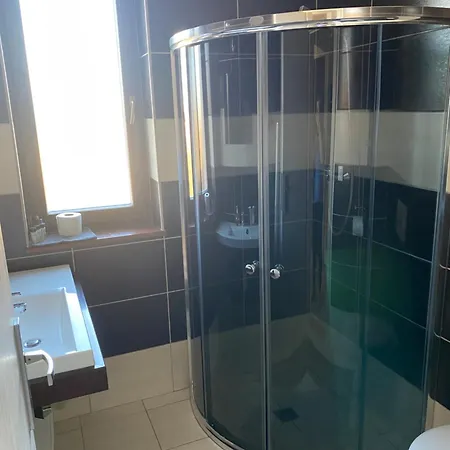 Relax J&l Apartman Paucsinalehota